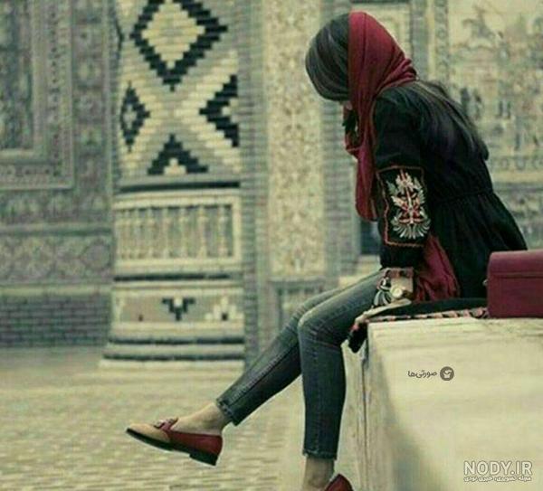 ژست عکاسی مردانه در جنگل ژست عکاسی مردانه در جنگل