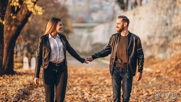 ژست عکس دونفره اسپرت پاییزی ژست عکس دونفره اسپرت پاییزی