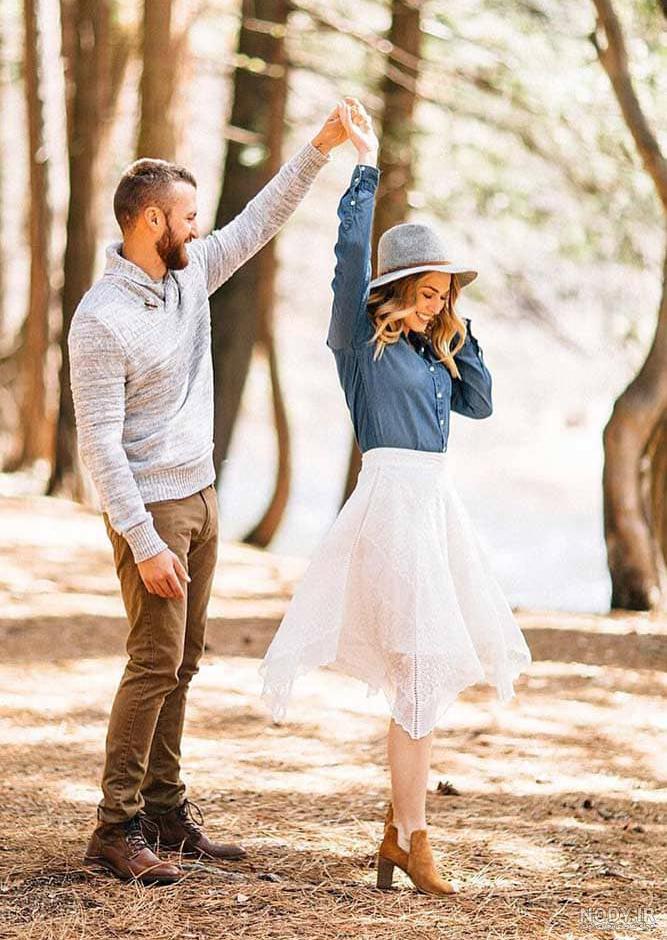 ژست عکس پاییزی دونفره سلفی ژست عکس پاییزی دونفره سلفی