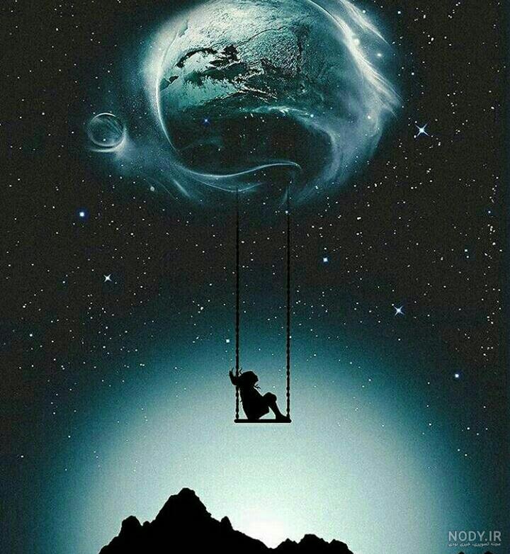 عکس دختر تنها در حال نوشتن عکس دختر تنها در حال نوشتن