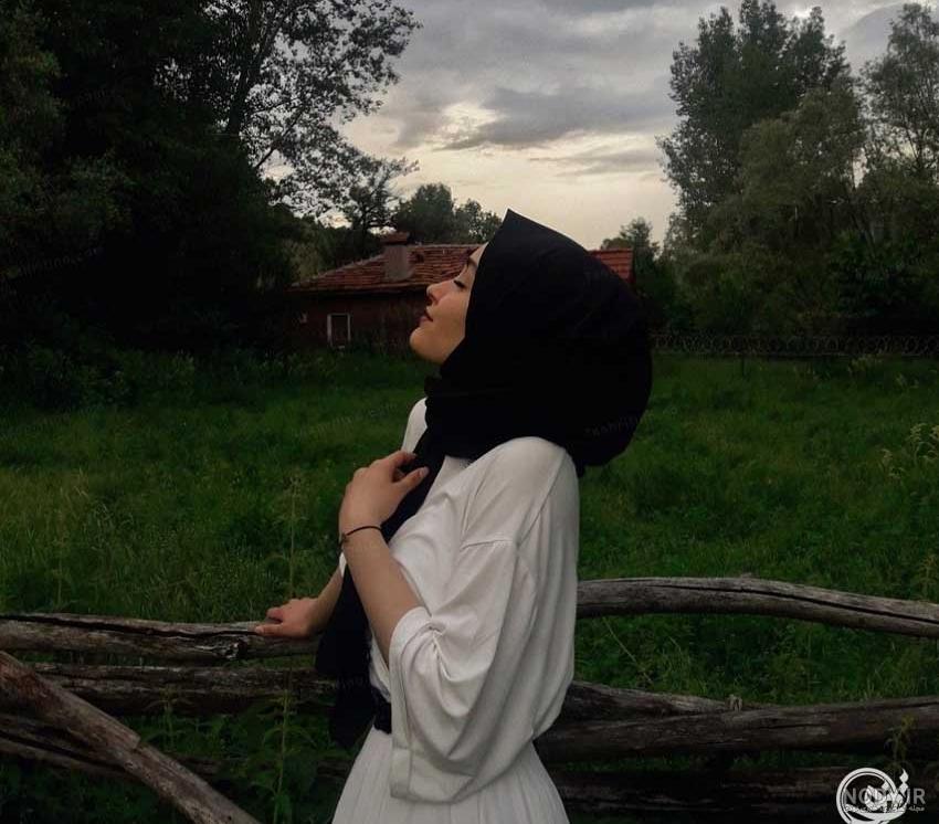 ژست عکس دخترانه در طبیعت ژست عکس دخترانه در طبیعت