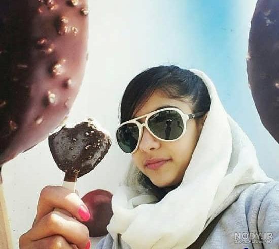 ژست عکاسی در طبیعت اینستاگرام