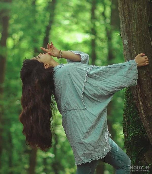 ژست عکاسی مردانه در فضای باز