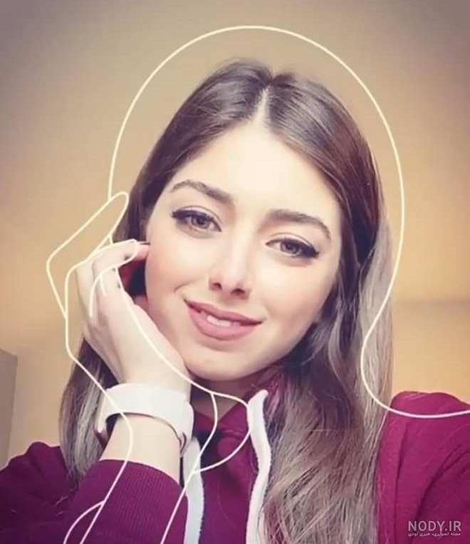 ژست عکس دخترانه دونفره در طبیعت ژست عکس دخترانه دونفره در طبیعت