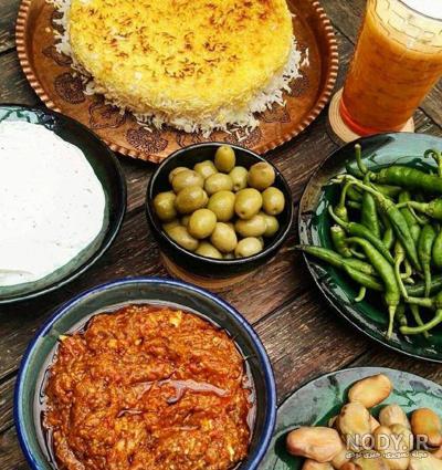 طرز تهیه میرزا قاسمی با کشک