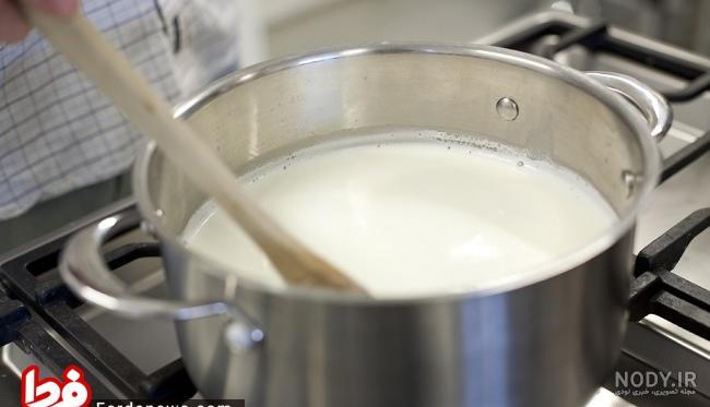 طرز تهیه پنیر خانگی با شیر ترش شده
