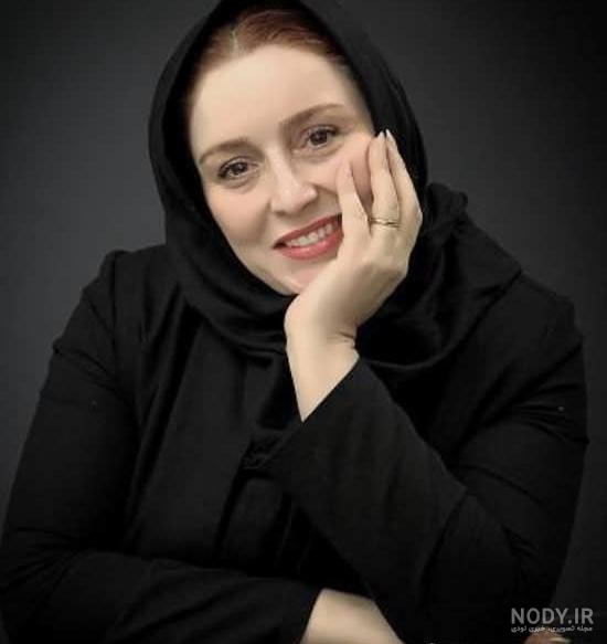 ژاله صامتی در زیر خاکی ژاله صامتی در زیر خاکی