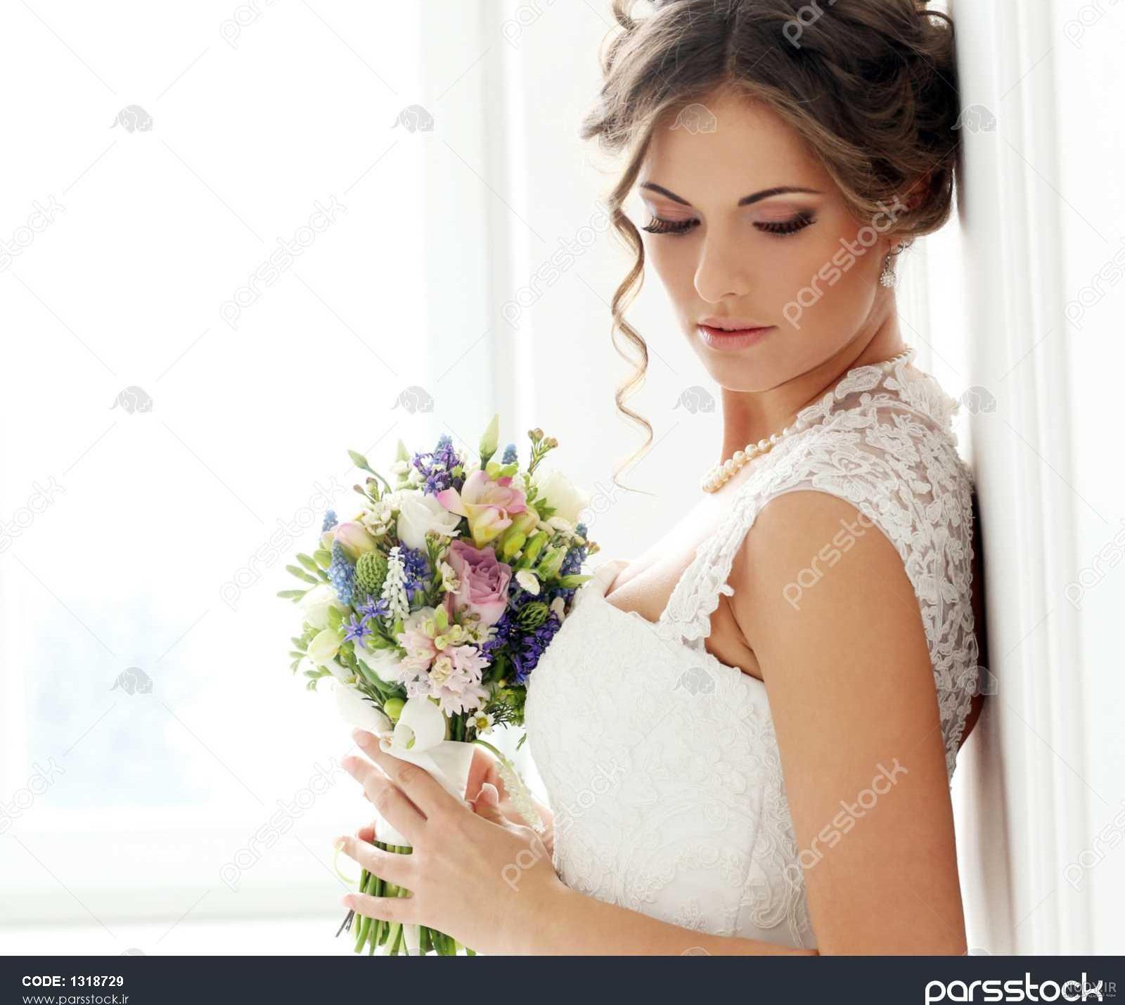 ژست عکس سرمجلسی عروس و داماد ژست عکس سرمجلسی عروس و داماد