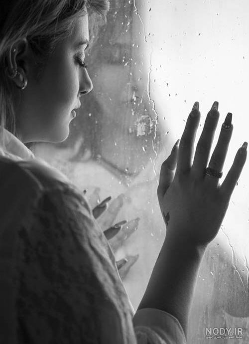 عکس دختر تنها غمگین جدید با کیفیت در باران عشق