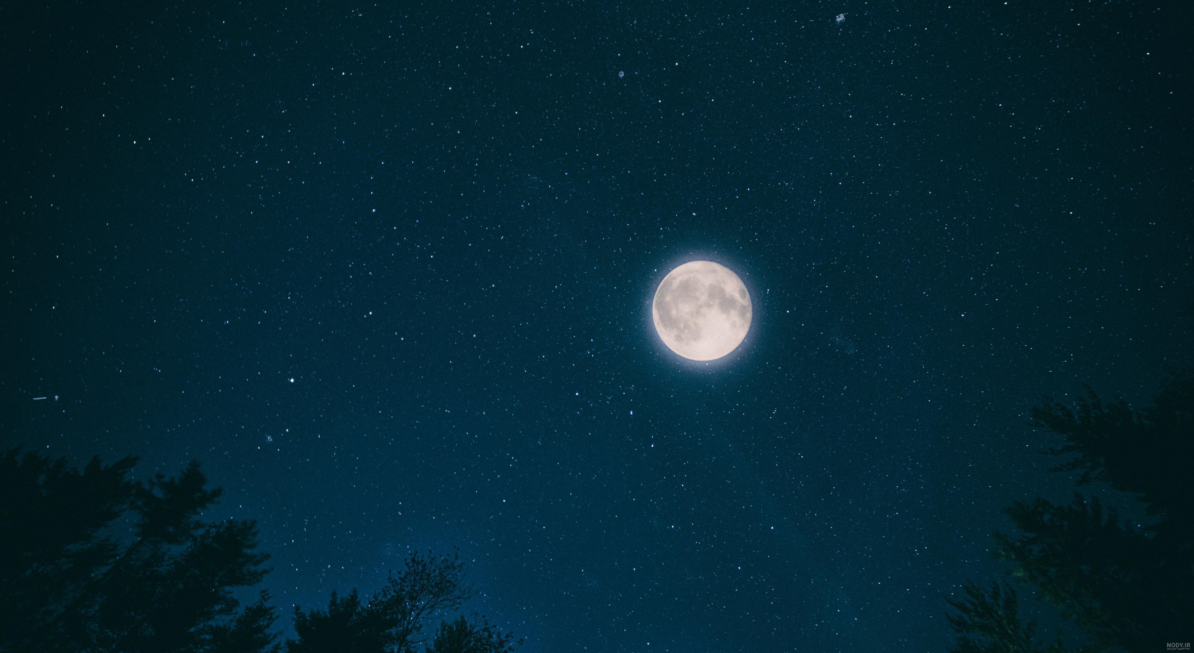عکس آسمان شب با ماه و ستاره