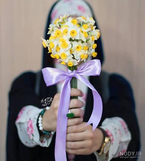 خاص عکس دختر با گل برای پروفایل