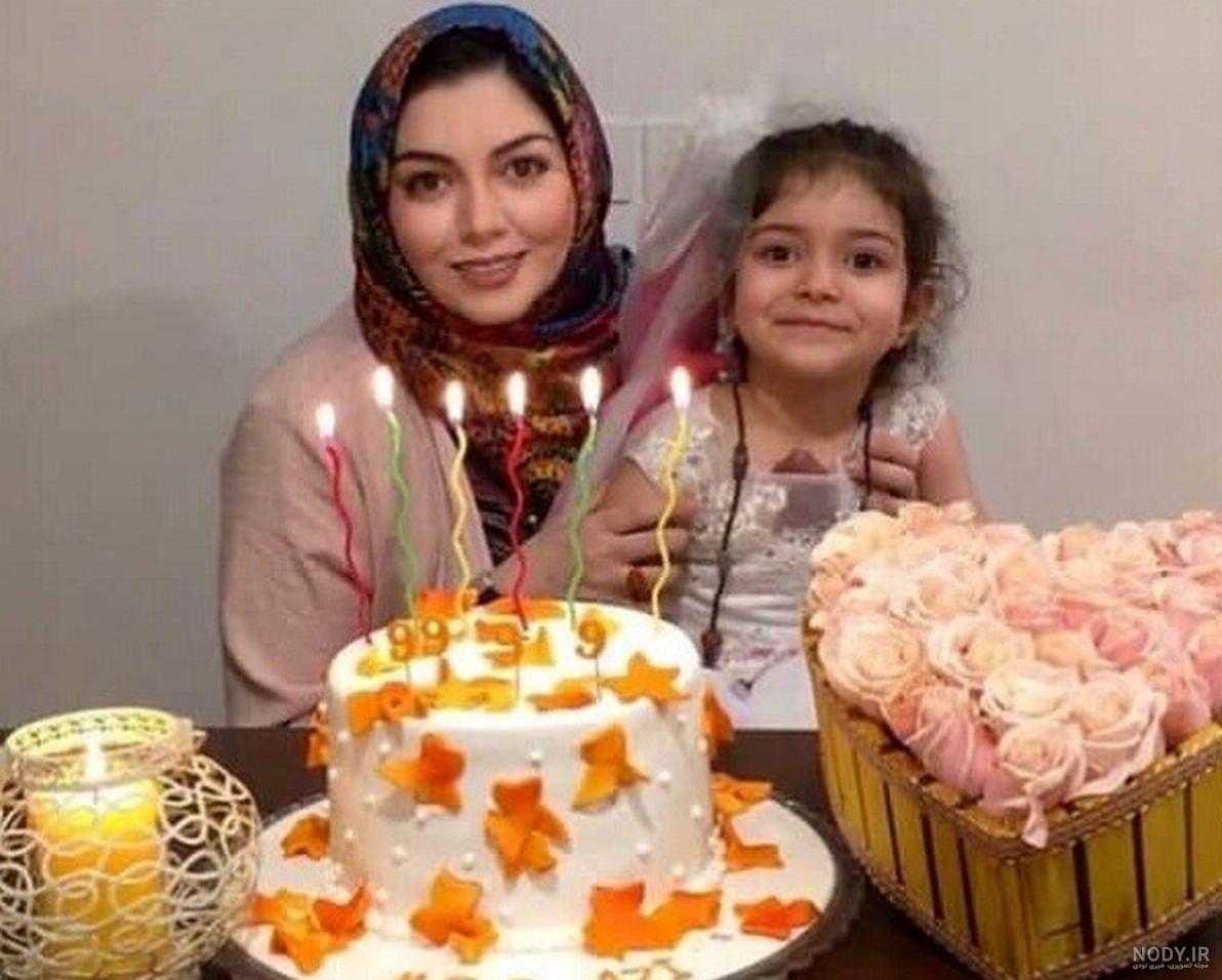 عکس بی حجاب آزاده نامداری در مهمانی