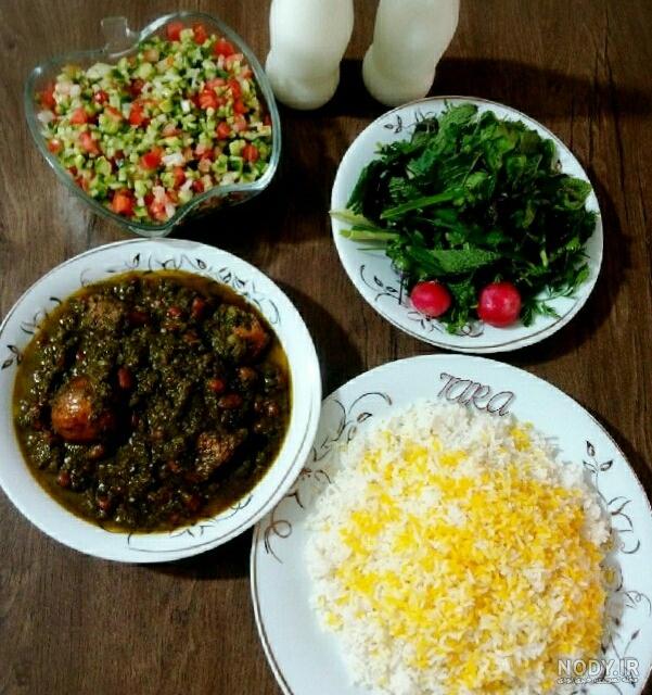 طرز تهیه قورمه سبزی با لوبیا چیتی طرز تهیه قورمه سبزی با لوبیا چیتی