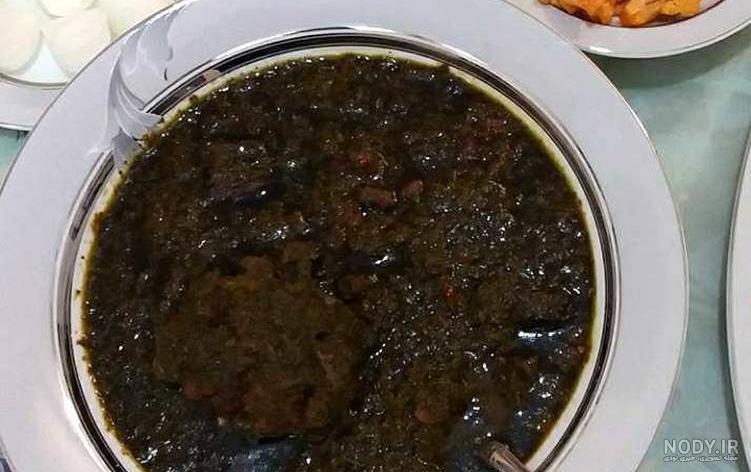 طرز تهیه قورمه سبزی با مرغ طرز تهیه قورمه سبزی با مرغ