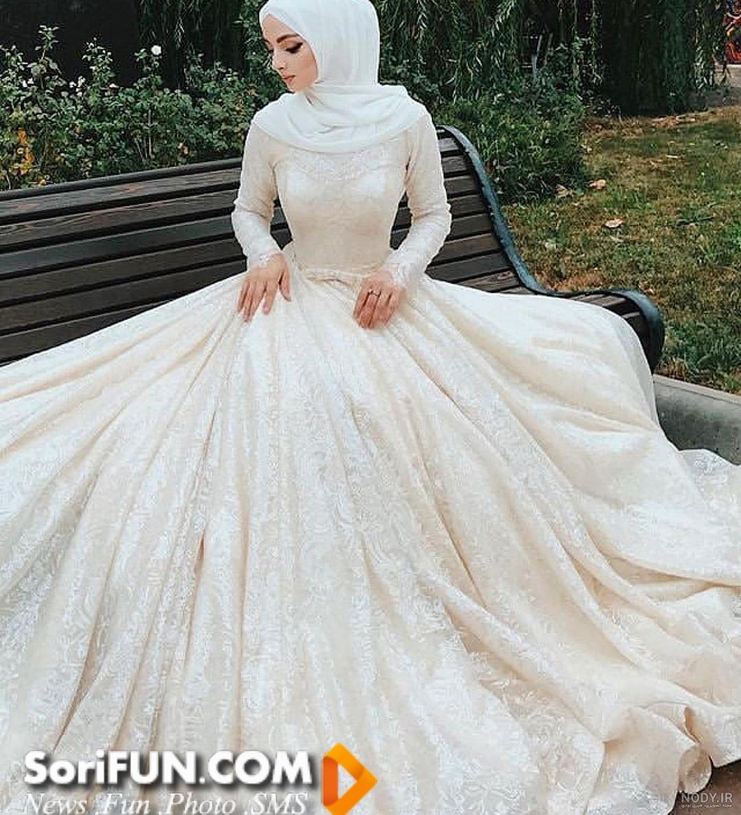عکس عروس با شنل