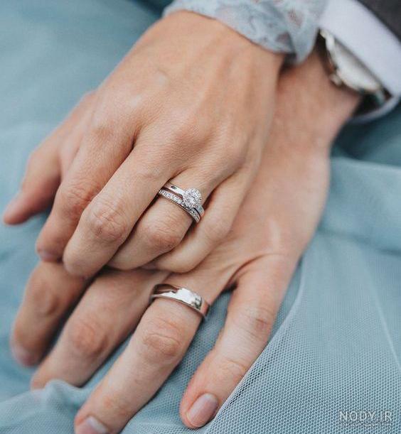 عکس حلقه ی ازدواج در دست عکس حلقه ی ازدواج در دست