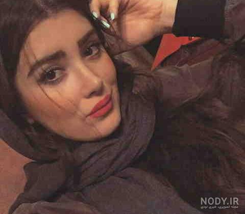 عکس دختر چشم رنگی با حجاب