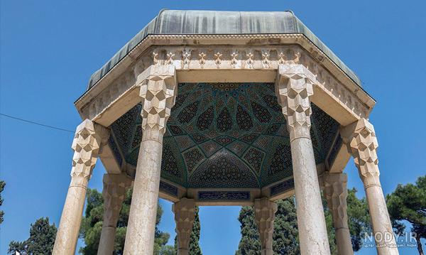 داخل آرامگاه سعدی داخل آرامگاه سعدی
