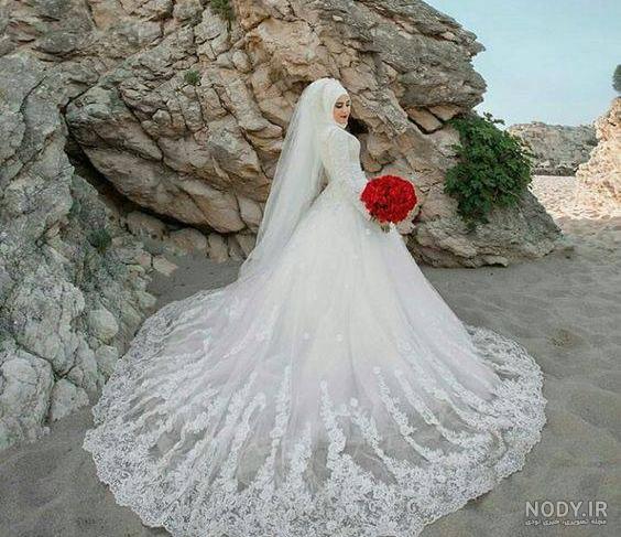 لباس عروس دنباله دار شکوفه ای لباس عروس دنباله دار شکوفه ای