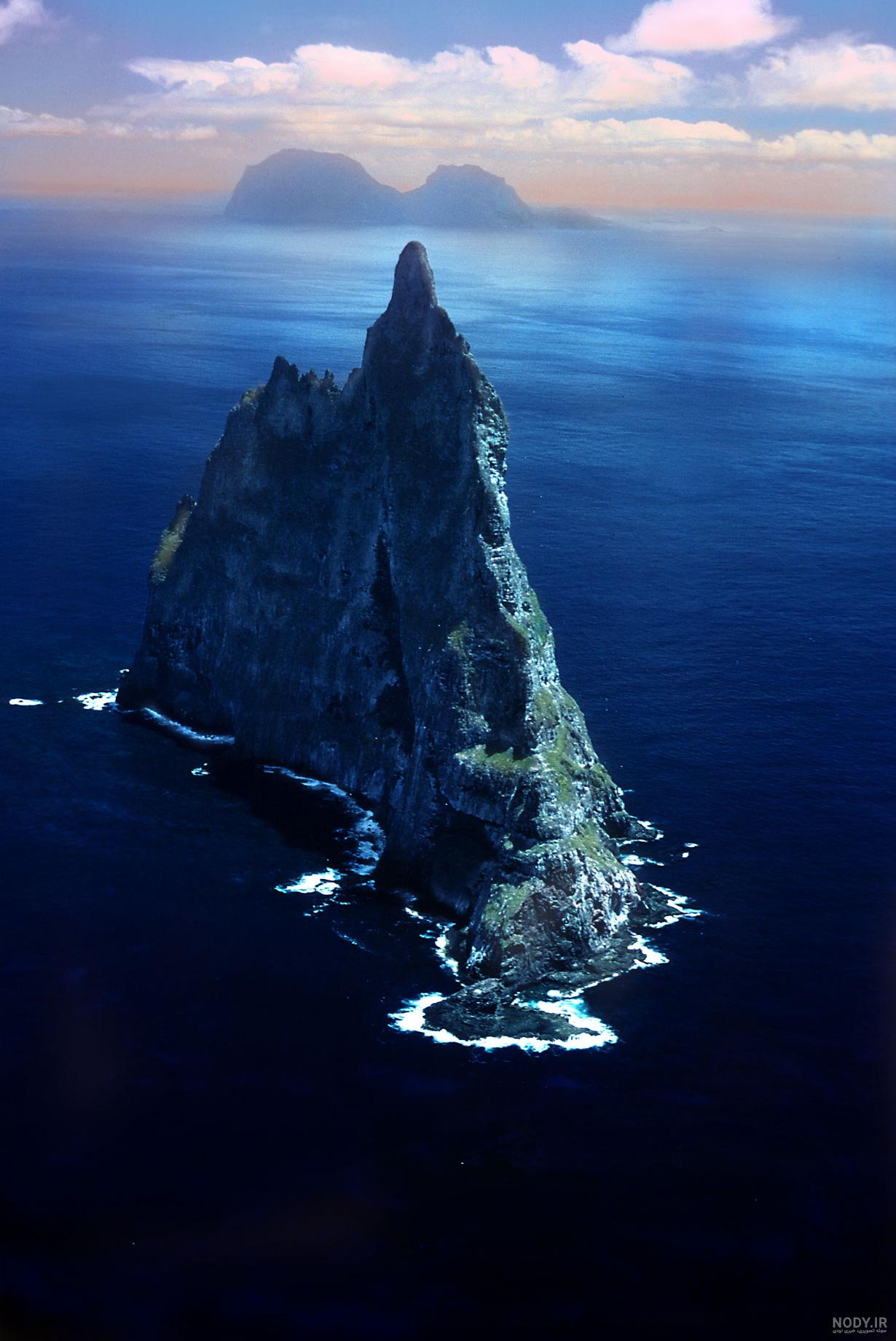 عکس صخره دریایی