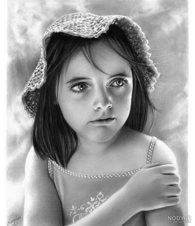 نقاشی سیاه قلم ساده