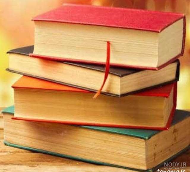 عکس فانتزی کتاب خواندن دختر