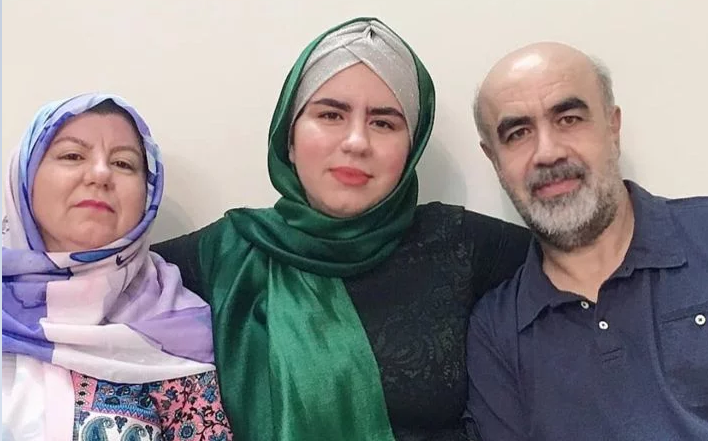 هدیه بازوند قبل از عمل زیبایی