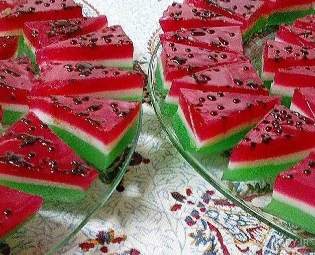 طرز تهيه ژله هندوانه در قالب مستطيلي