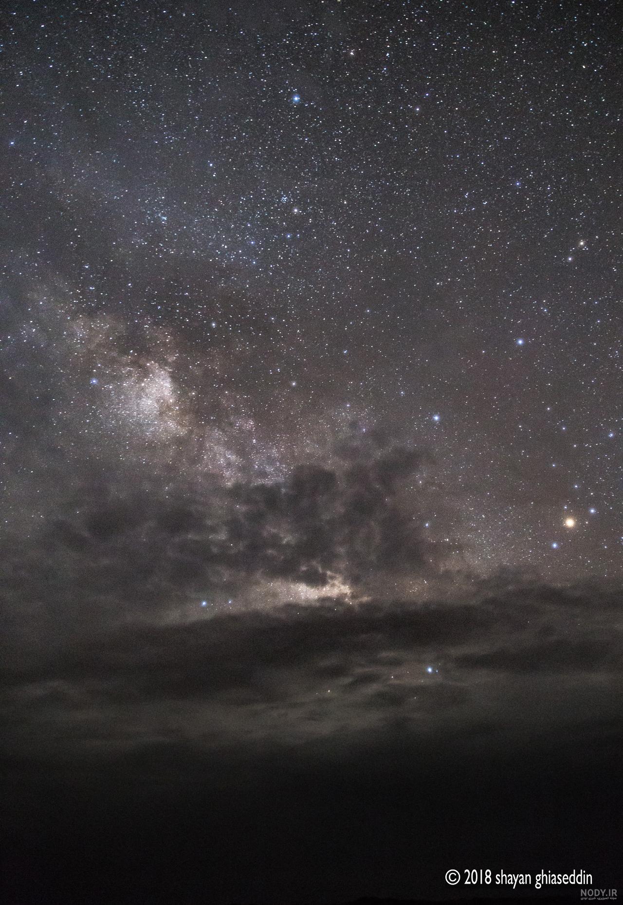  عکس آسمان ابری در شب