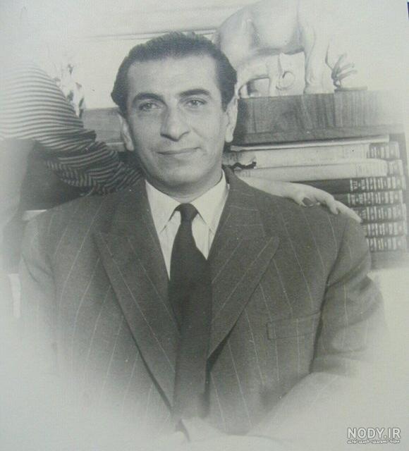 اندازه قد ثریا اسفندیاری