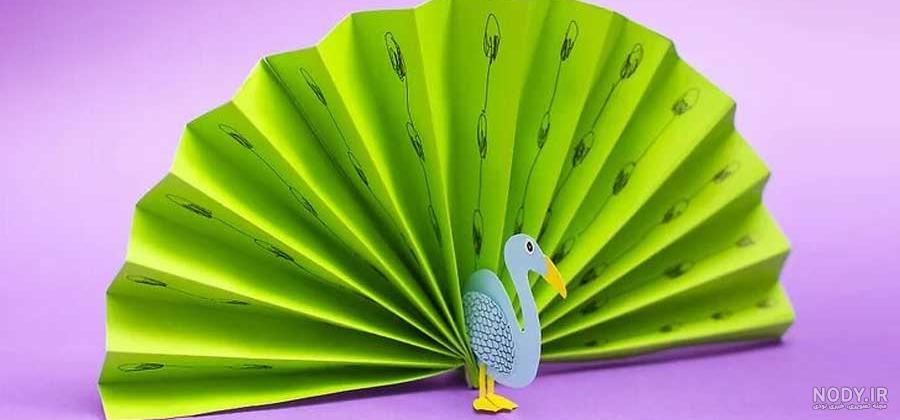 عکس طاووس با کاغذ رنگی