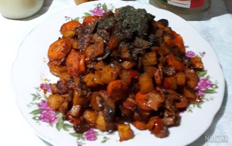 غذا با بادمجان و قارچ و سیب زمینی غذا با بادمجان و قارچ و سیب زمینی