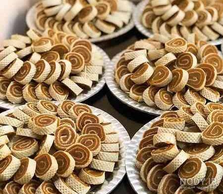 تزیین خرما به شکل گل رز