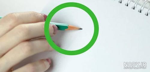 نقاشی روی دست با خودکار ابی نقاشی روی دست با خودکار ابی