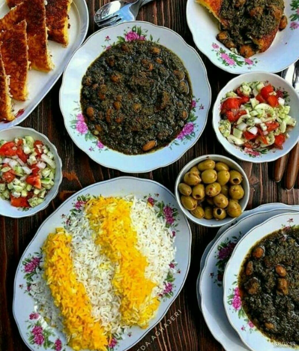 طرز تهیه قورمه سبزی با لوبیا چشم بلبلی طرز تهیه قورمه سبزی با لوبیا چشم بلبلی