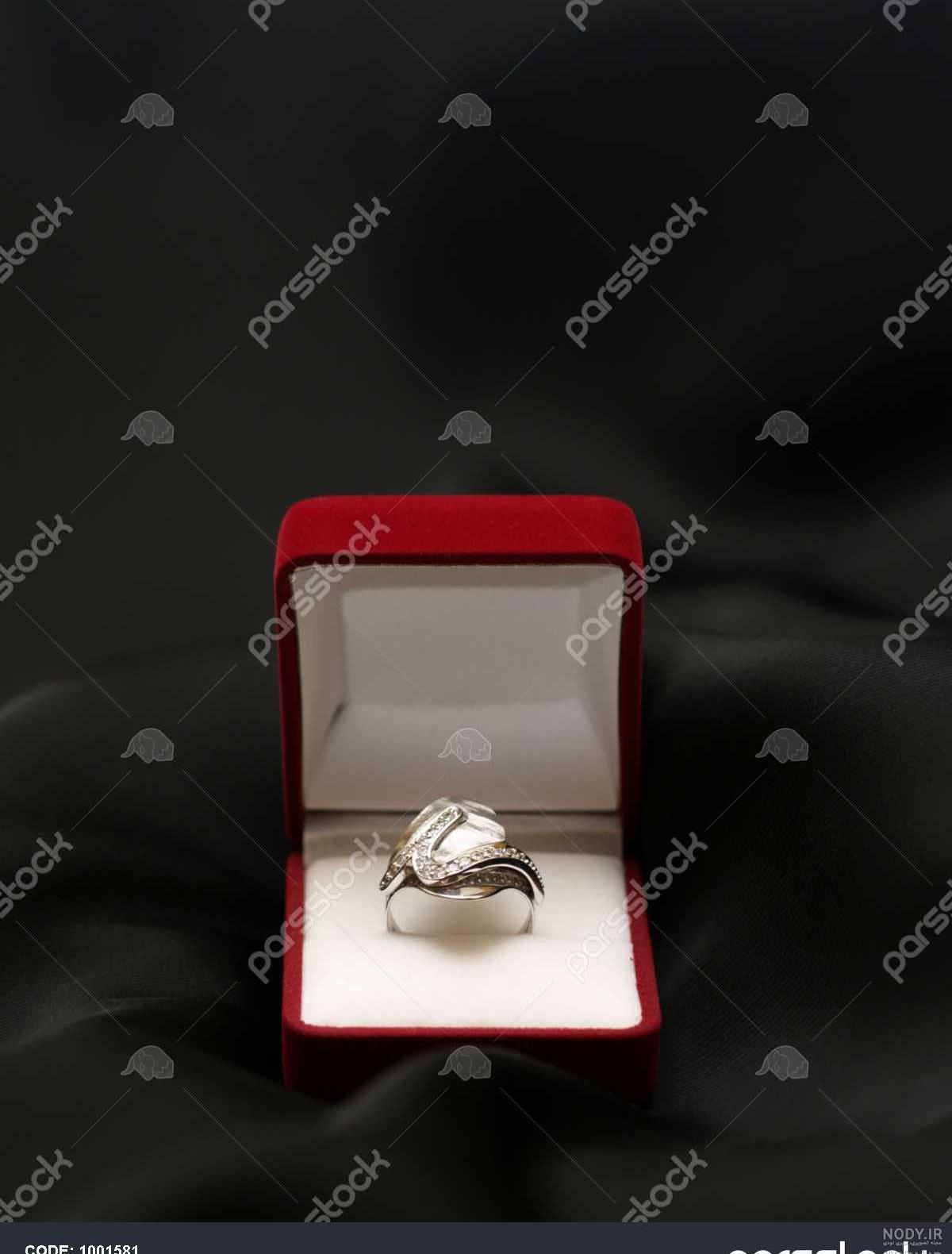 عکس حلقه ازدواج داخل جعبه