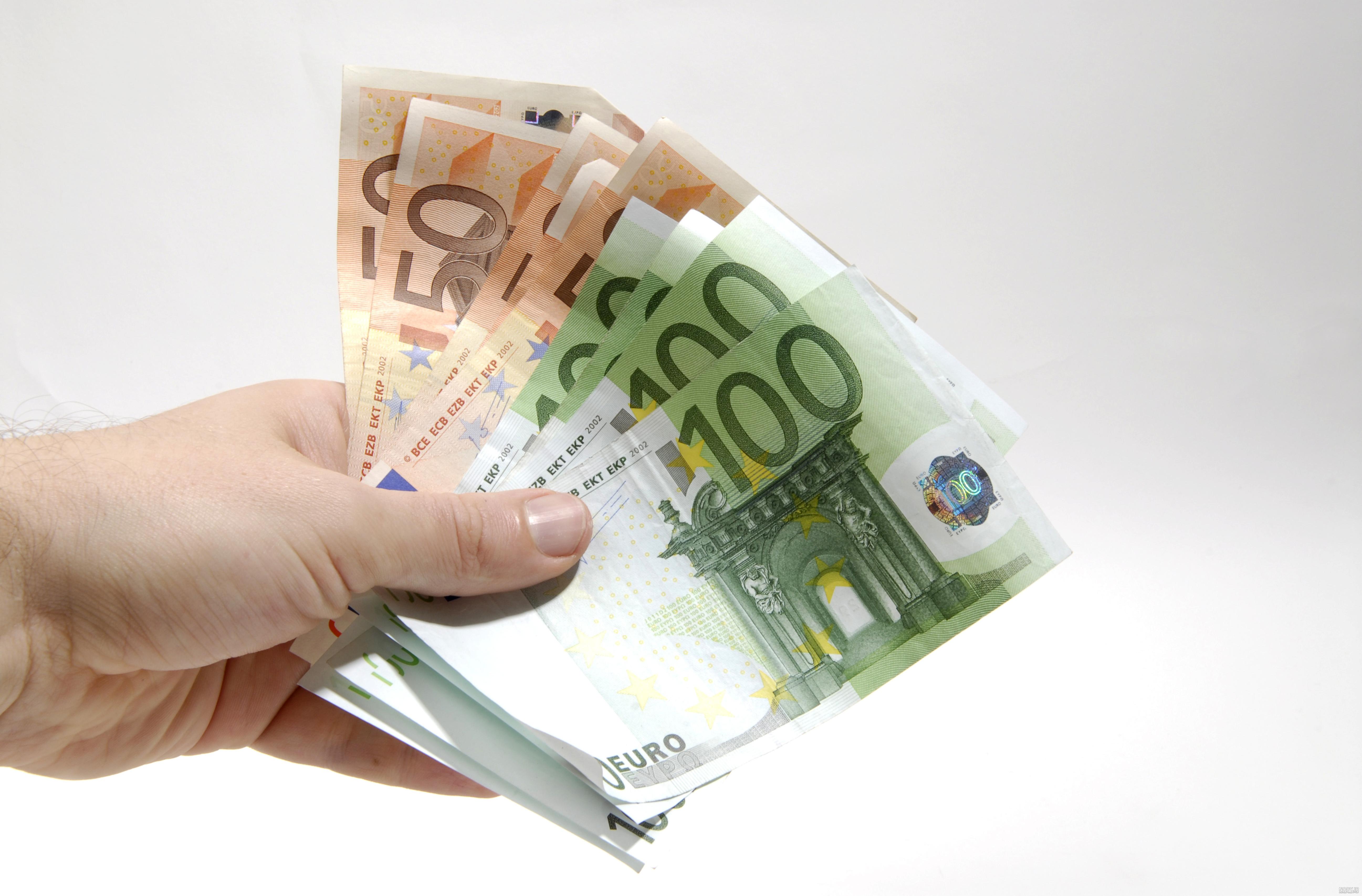 قیمت یورو امروز ۹۹