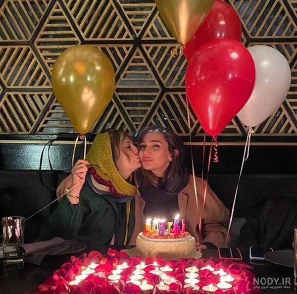 عکس نیوشا ضیغمی و خواهرش