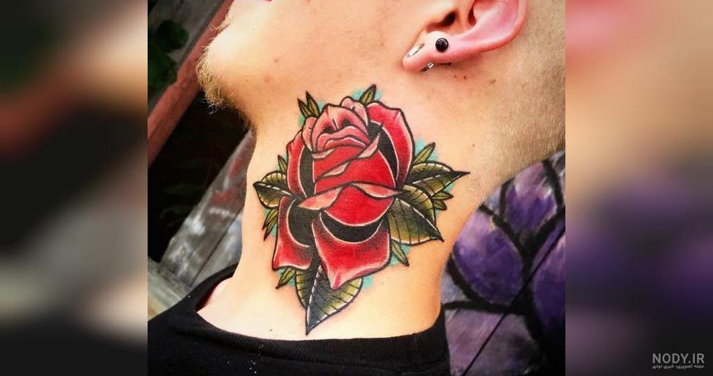 تاتو طرح لب روی شکم