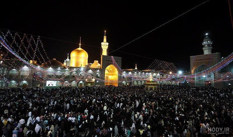 عکس حرم امام رضا با کبوتر