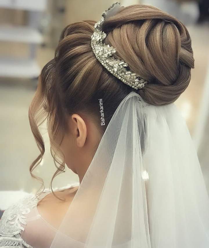 ژست عکس عقد در آتلیه