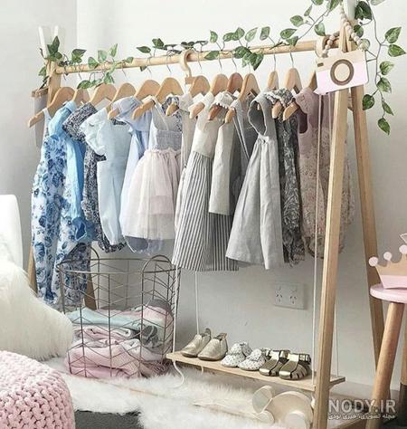 رگال لباس چرخدار