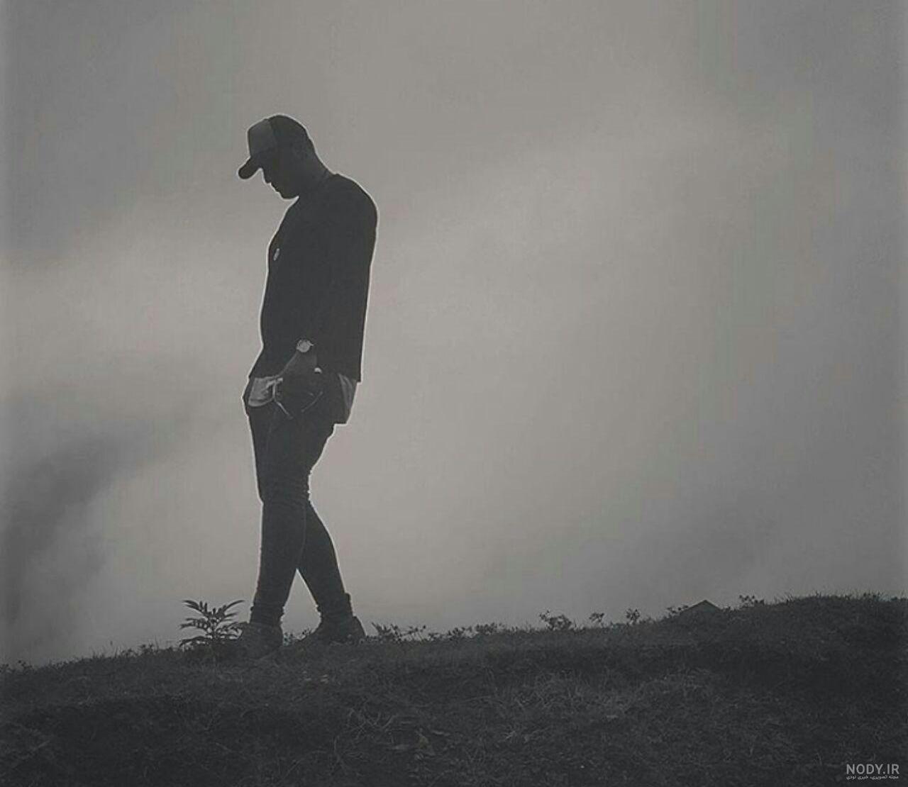 عکس سیاه سفید دخترونه غمگین بدون متن