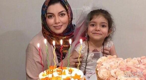 مادر آزاده نامداری کیست