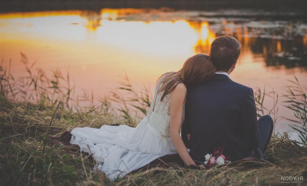 ژست عکس تولد کنار دریا