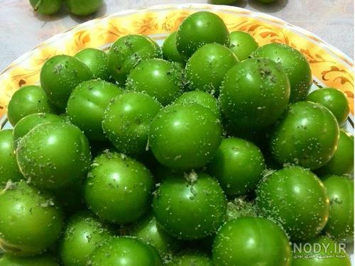 گوجه سبز با نمک
