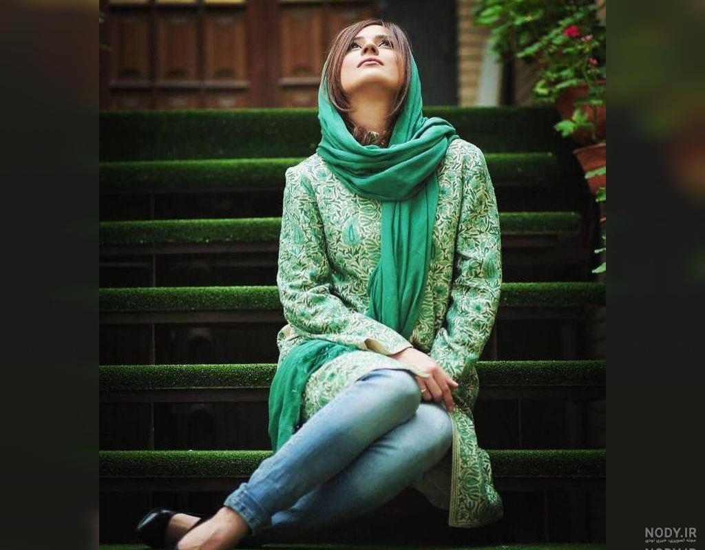 ژست عکاسی با چادر رنگی