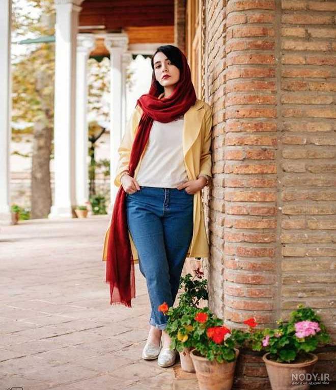ژست عکاسی دخترانه در خانه سلفی ژست عکاسی دخترانه در خانه سلفی
