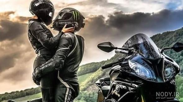 ژست عکاسی با موتور دونفره