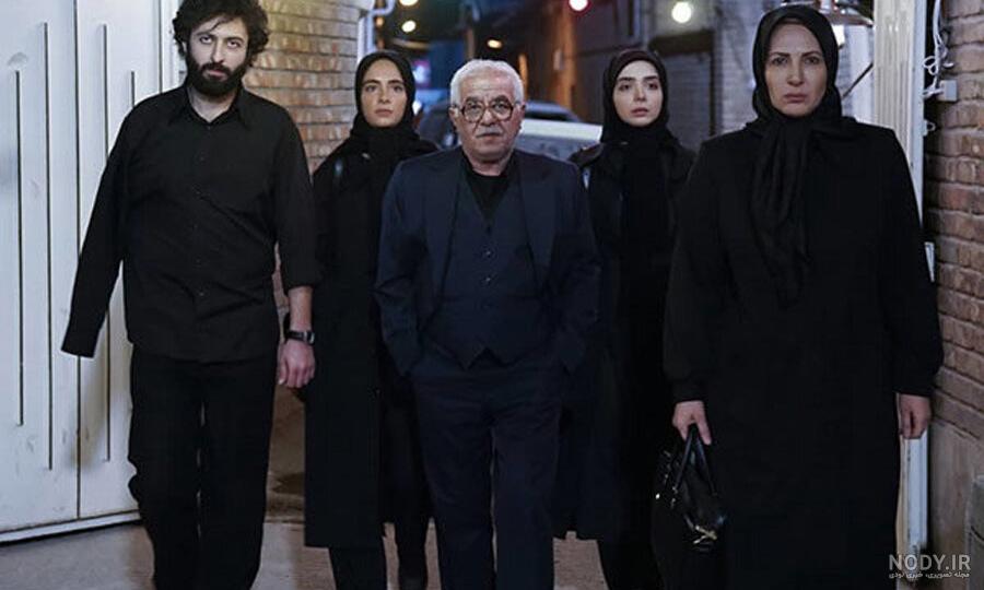 حنانه در لحظه ی گرگ و میش حنانه در لحظه ی گرگ و میش